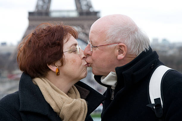 AGENCE DE RENCONTRE GENÈVE : 10 SIGNES QUE C&rsquo;EST DE L&rsquo;AMOUR, MÊME S&rsquo;IL NE LE DIT PAS