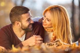 Pourquoi recourir à une agence matrimoniale à Lyon plutôt qu&rsquo;à un site de rencontre ?